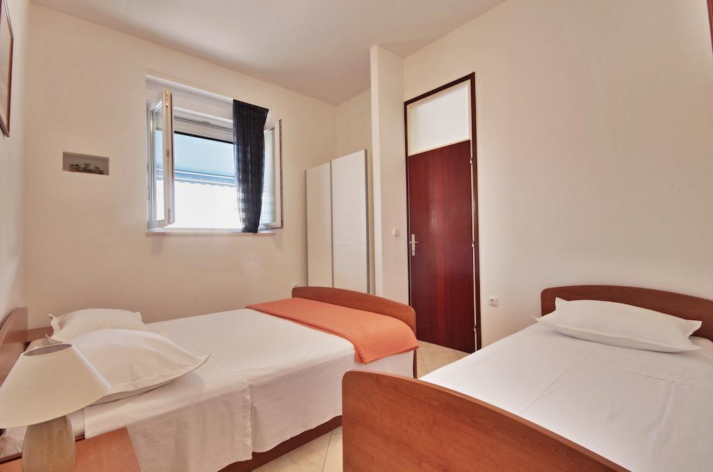 Apartment Zara 2 With Boat Place Mimice Δωμάτιο φωτογραφία