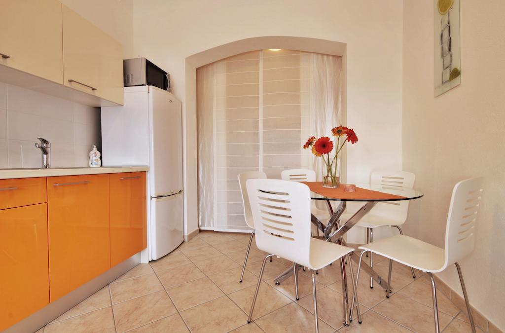 Apartment Zara 2 With Boat Place Mimice Εξωτερικό φωτογραφία