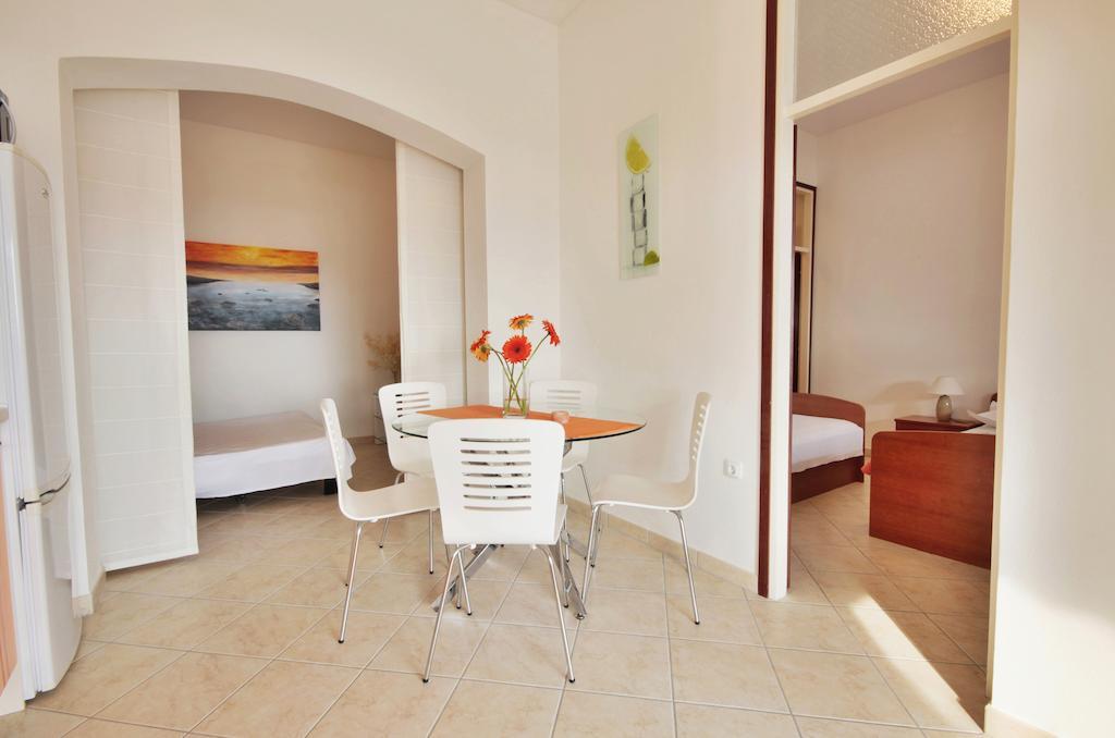Apartment Zara 2 With Boat Place Mimice Δωμάτιο φωτογραφία