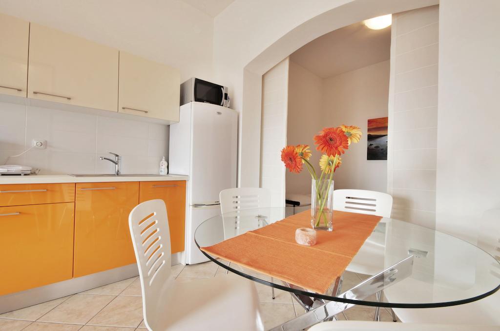 Apartment Zara 2 With Boat Place Mimice Δωμάτιο φωτογραφία