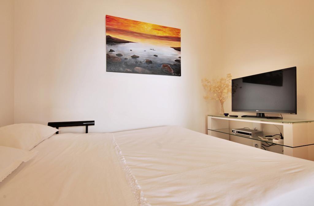 Apartment Zara 2 With Boat Place Mimice Εξωτερικό φωτογραφία